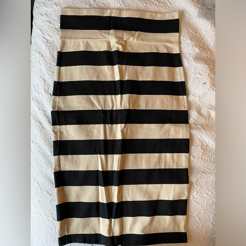 BEBE skirt